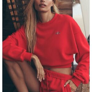 Alo yoga Cropped accolade crewneck bright red